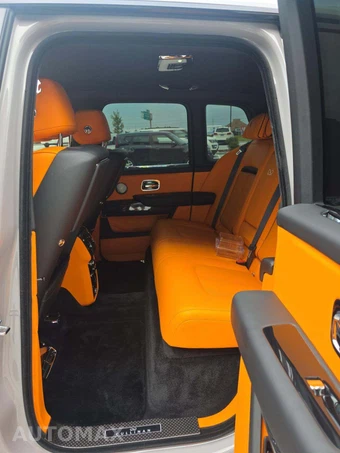 2026 Rolls-Royce Cullinan Black Badge – miniatura 10