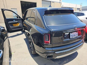 2026 Rolls-Royce Cullinan Black Badge – miniatura 2