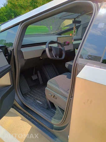 2026 Tesla Cybertruck Crew Cab Medium Bed - miniatura 5