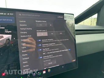2026 Tesla Cybertruck Crew Cab Medium Bed - miniatura 28