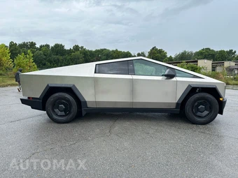 2026 Tesla Cybertruck Crew Cab Medium Bed - miniatura 4