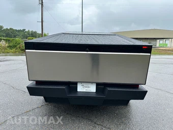 2026 Tesla Cybertruck Crew Cab Medium Bed - miniatura 6