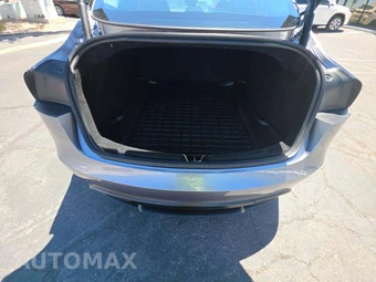 2026 Tesla Model 3 Performance - miniatura 11