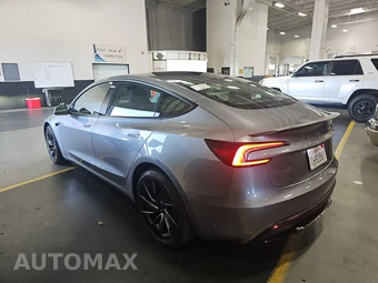 2026 Tesla Model 3 Performance - miniatura 6