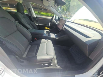 2026 Tesla Model 3 Premium – miniatura 18
