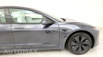 2026 Tesla Model 3 Premium - miniatura 21