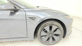 2026 Tesla Model 3 Premium - miniatura 22