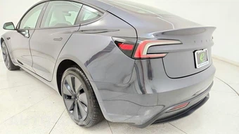 2026 Tesla Model 3 Premium - miniatura 26