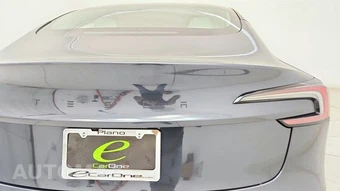 2026 Tesla Model 3 Premium - miniatura 28
