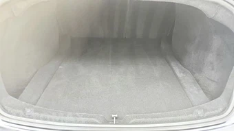 2026 Tesla Model 3 Premium - miniatura 30