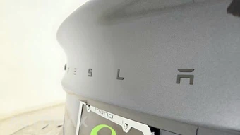 2026 Tesla Model 3 Premium - miniatura 33