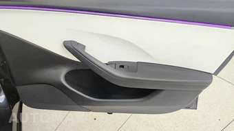 2026 Tesla Model 3 Premium - miniatura 37