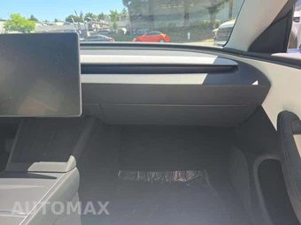 2026 Tesla Model 3 Premium - miniatura 17