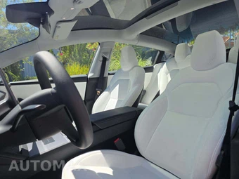 2026 Tesla Model 3 Premium - miniatura 3