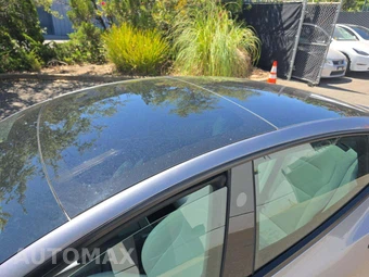 2026 Tesla Model 3 Premium - miniatura 9