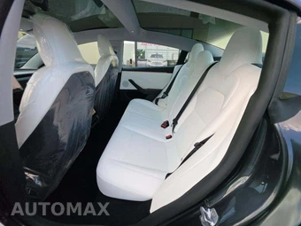 2026 Tesla Model 3 Premium – miniatura 10
