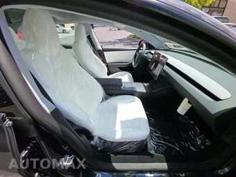 2026 Tesla Model 3 Premium – miniatura 15