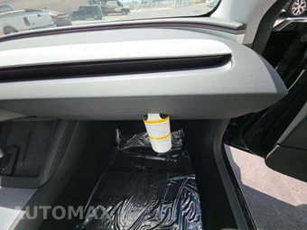 2026 Tesla Model 3 Premium – miniatura 16