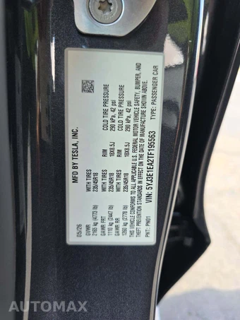 2026 Tesla Model 3 Premium – miniatura 2