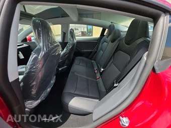 2026 Tesla Model 3 Premium – miniatura 10