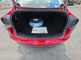2026 Tesla Model 3 Premium – miniatura 11