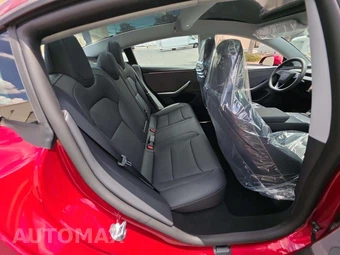 2026 Tesla Model 3 Premium – miniatura 13