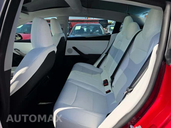 2026 Tesla Model 3 Premium – miniatura 13