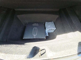 2026 Tesla Model 3 Premium – miniatura 15