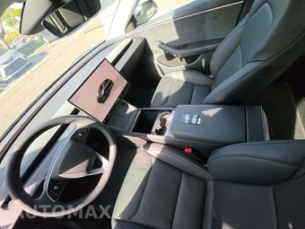 2026 Tesla Model 3 Premium – miniatura 8
