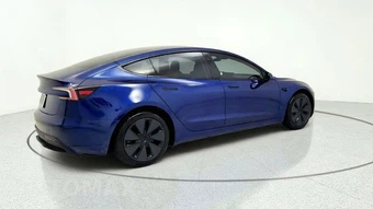 2026 Tesla Model 3 Standard - miniatura 9