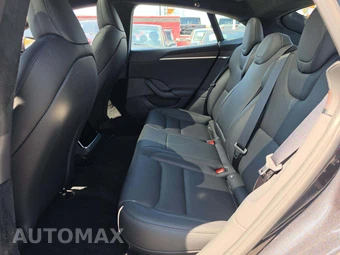 2026 Tesla Model S - miniatura 13