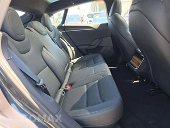2026 Tesla Model S - miniatura 16
