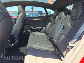 2026 Tesla Model S - miniatura 13