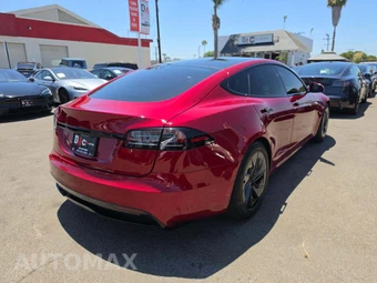 2026 Tesla Model S - miniatura 3