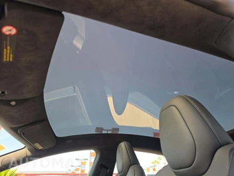 2026 Tesla Model S - miniatura 11