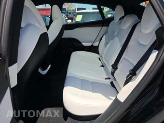 2026 Tesla Model S - miniatura 13