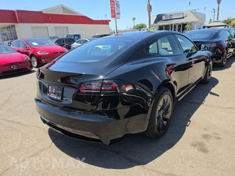 2026 Tesla Model S - miniatura 3