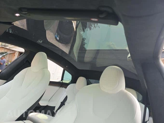 2026 Tesla Model S - miniatura 11