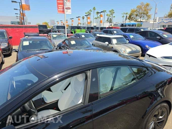 2026 Tesla Model S - miniatura 12