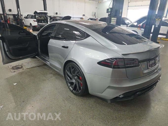 2026 Tesla Model S Plaid - miniatura 2
