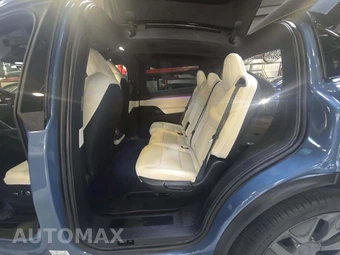 2026 Tesla Model X - miniatura 13
