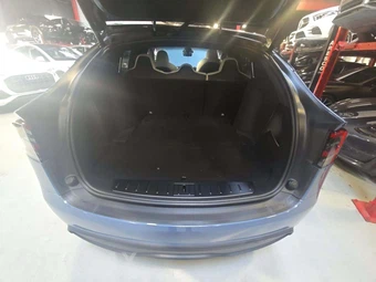 2026 Tesla Model X - miniatura 14