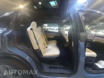 2026 Tesla Model X - miniatura 17