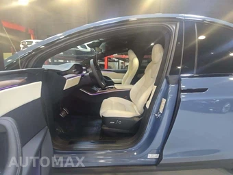 2026 Tesla Model X - miniatura 6
