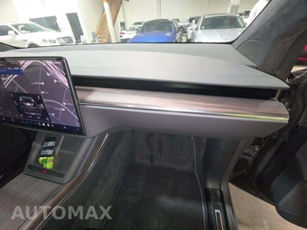2026 Tesla Model X - miniatura 19