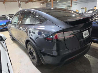 2026 Tesla Model X - miniatura 2