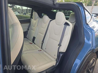 2026 Tesla Model X - miniatura 13