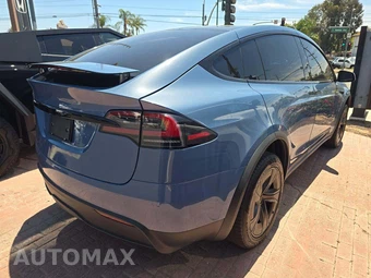 2026 Tesla Model X - miniatura 3