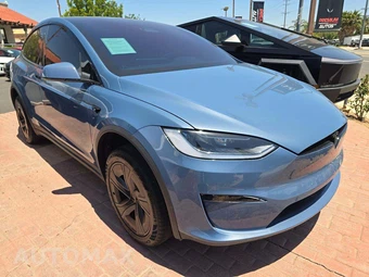2026 Tesla Model X - miniatura 4