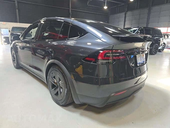 2026 Tesla Model X - miniatura 2